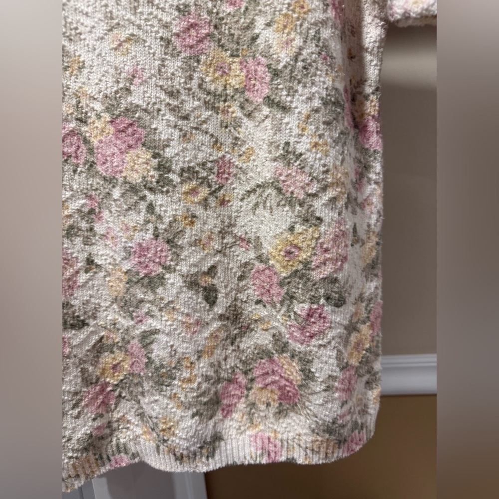 Vintage Floral Knit Short Sleeve Sweater - Picture 2 of 7